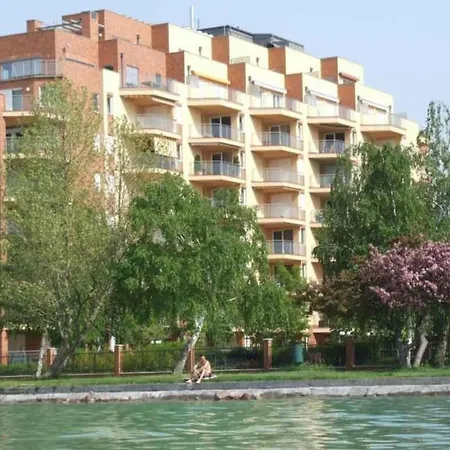 In - Balaton 53638 *